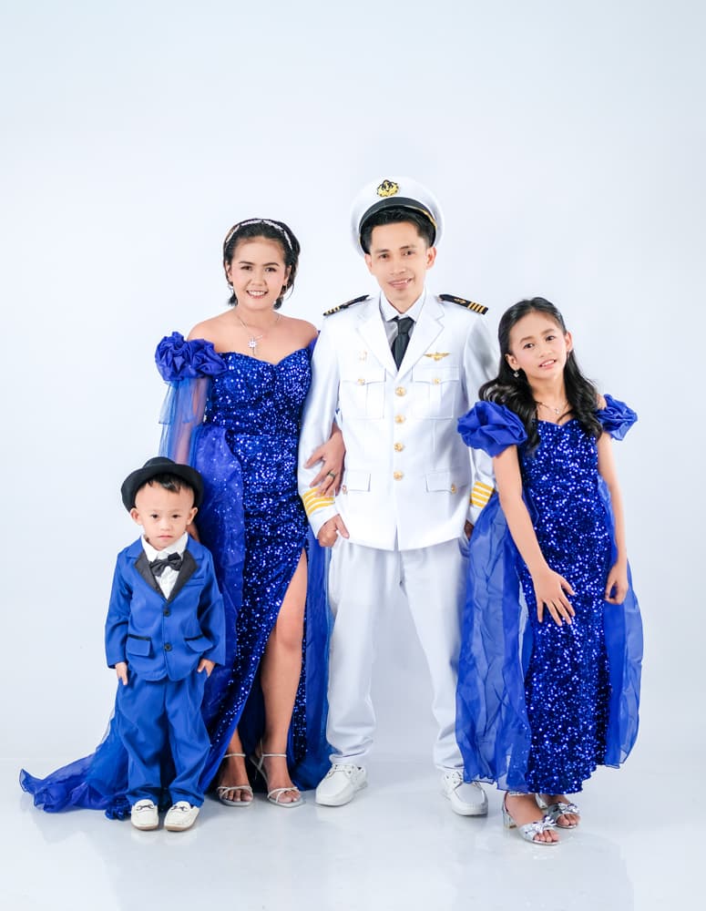 Family Portrait - Photo 10