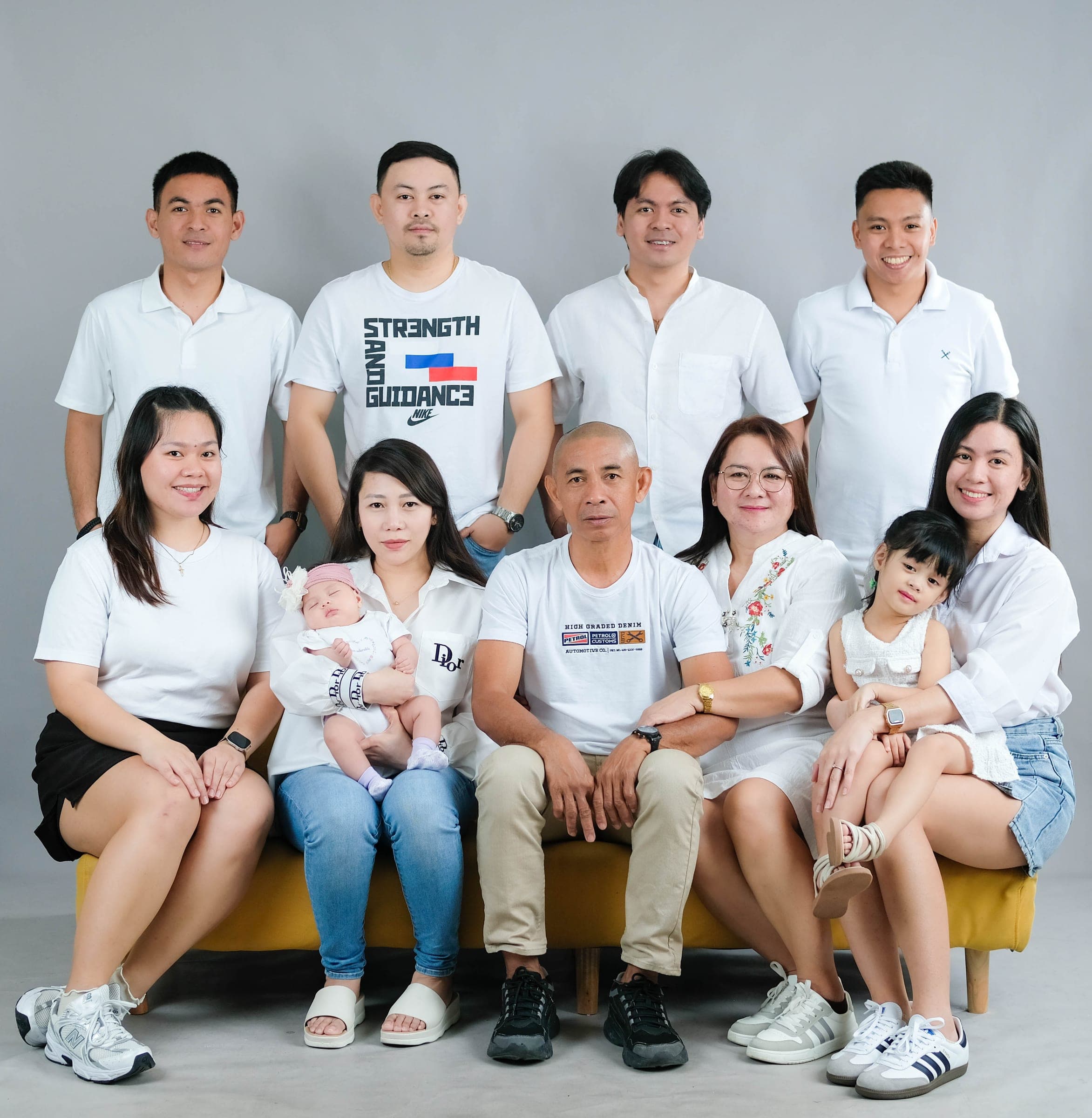 Family Portrait - Photo 9
